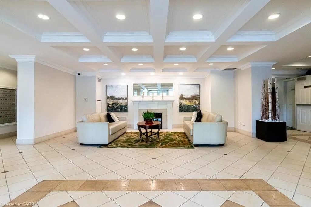 2000 Creekside Drive, #805
