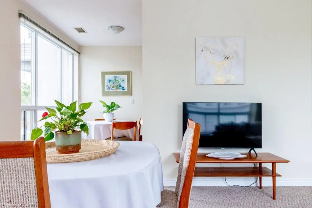 2000 Creekside Drive, #805