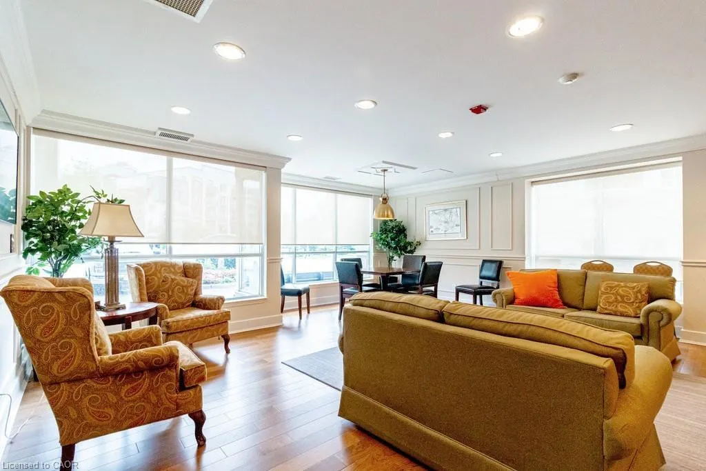 2000 Creekside Drive, #805