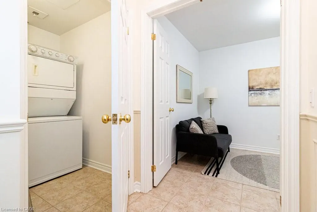 2000 Creekside Drive, #805