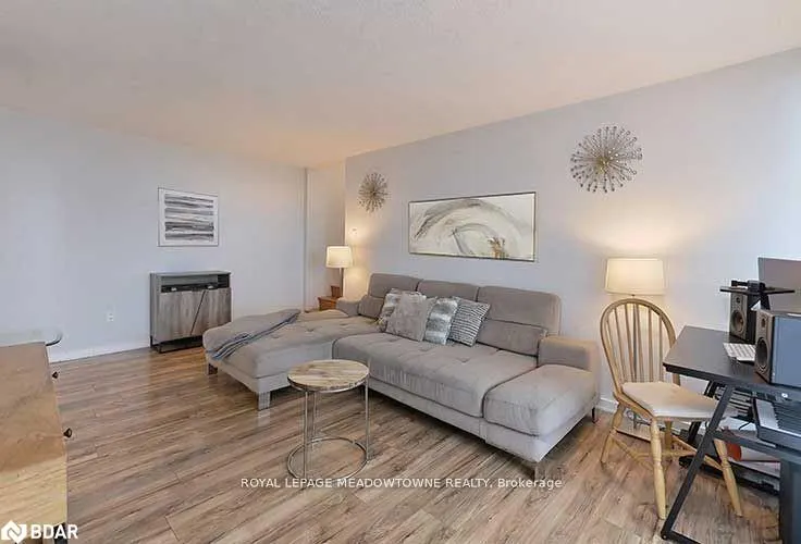530 Lolita Gardens, #903