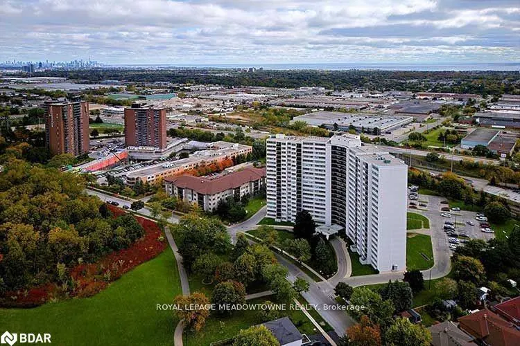 530 Lolita Gardens, #903