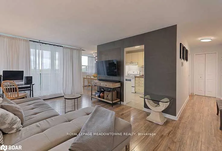 530 Lolita Gardens, #903