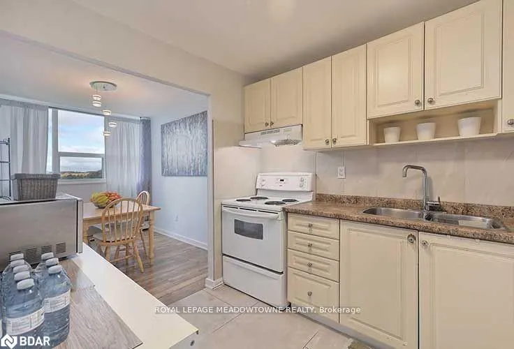 530 Lolita Gardens, #903