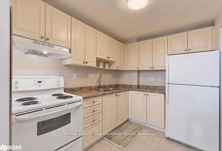 530 Lolita Gardens, #903