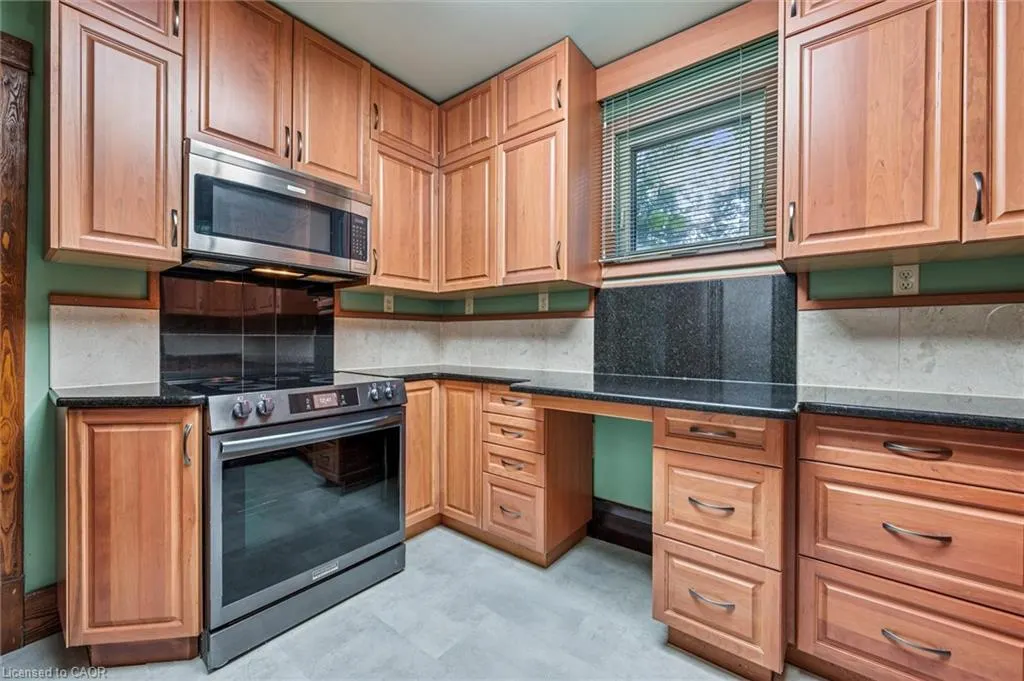 5 Dekay Street