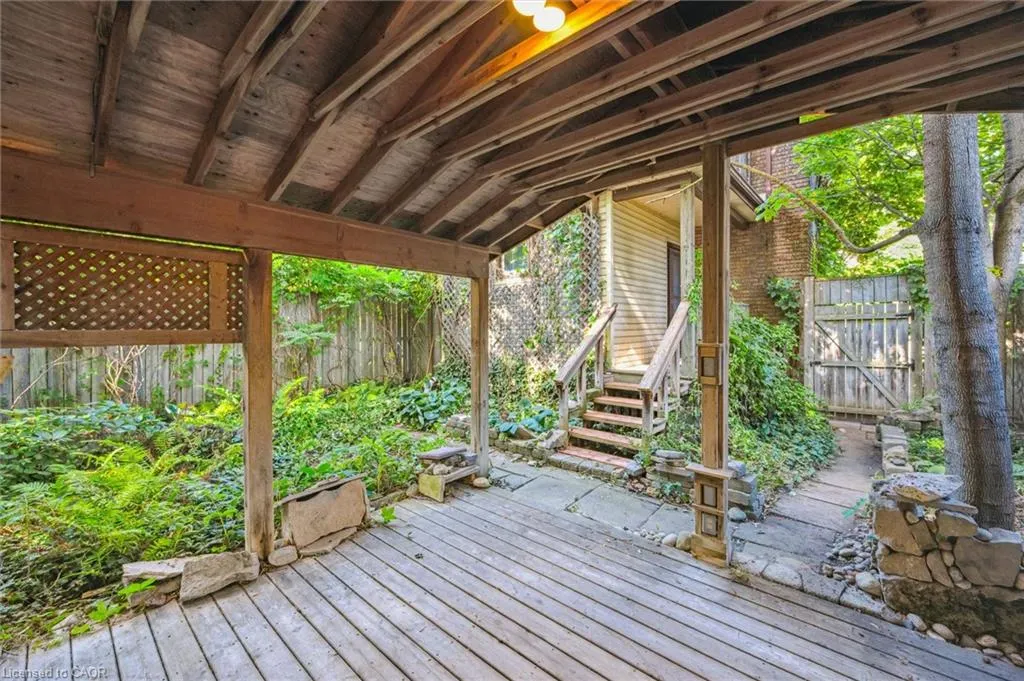 5 Dekay Street