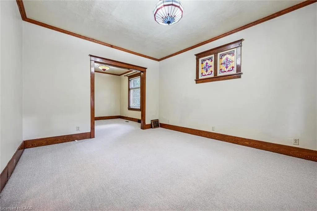 5 Dekay Street