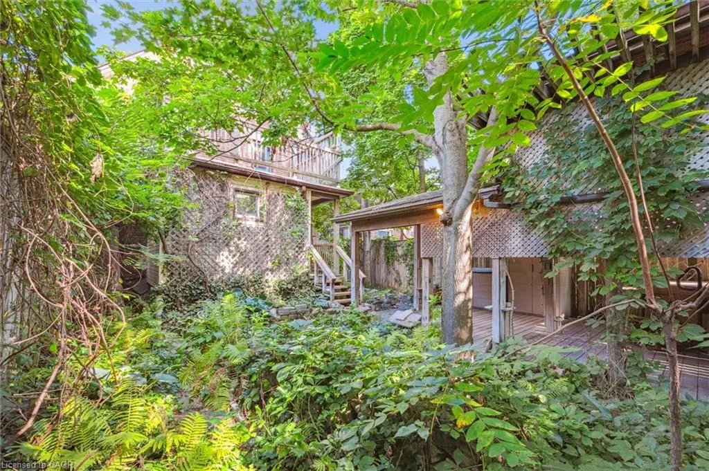 5 Dekay Street
