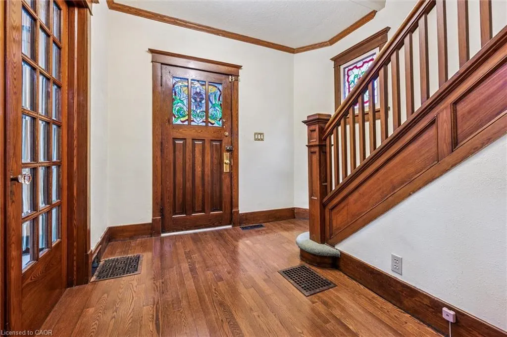 5 Dekay Street