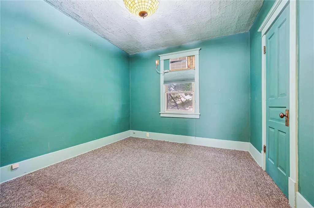 5 Dekay Street