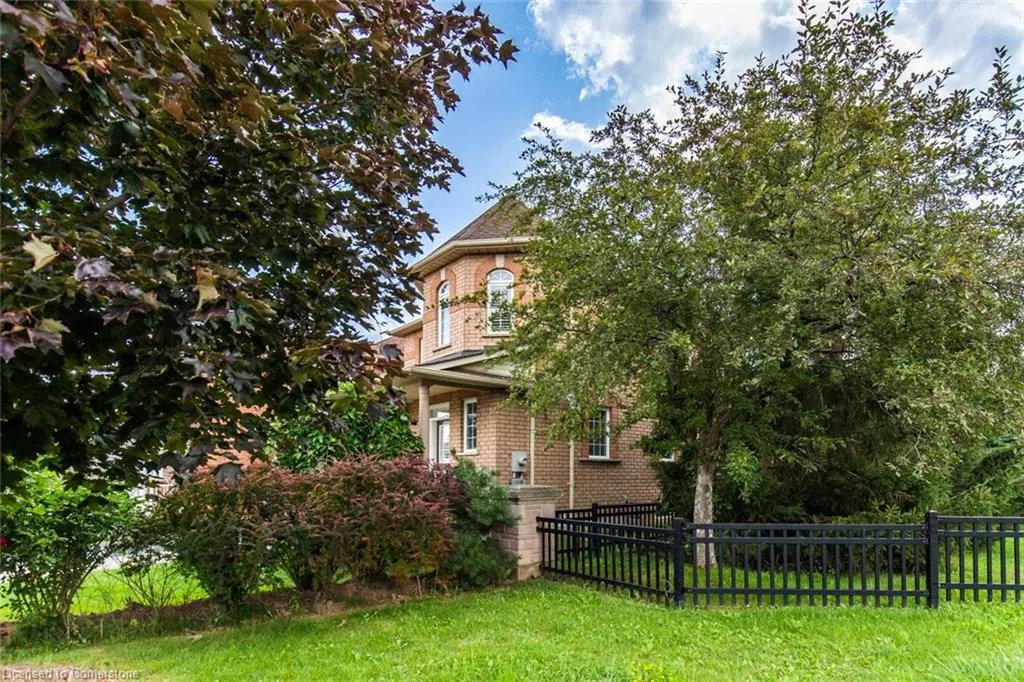 109 Peachwood Crescent