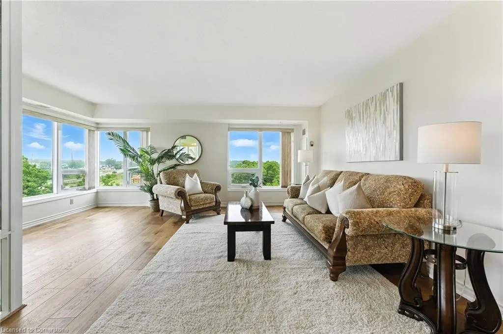 237 King Street W, #1104