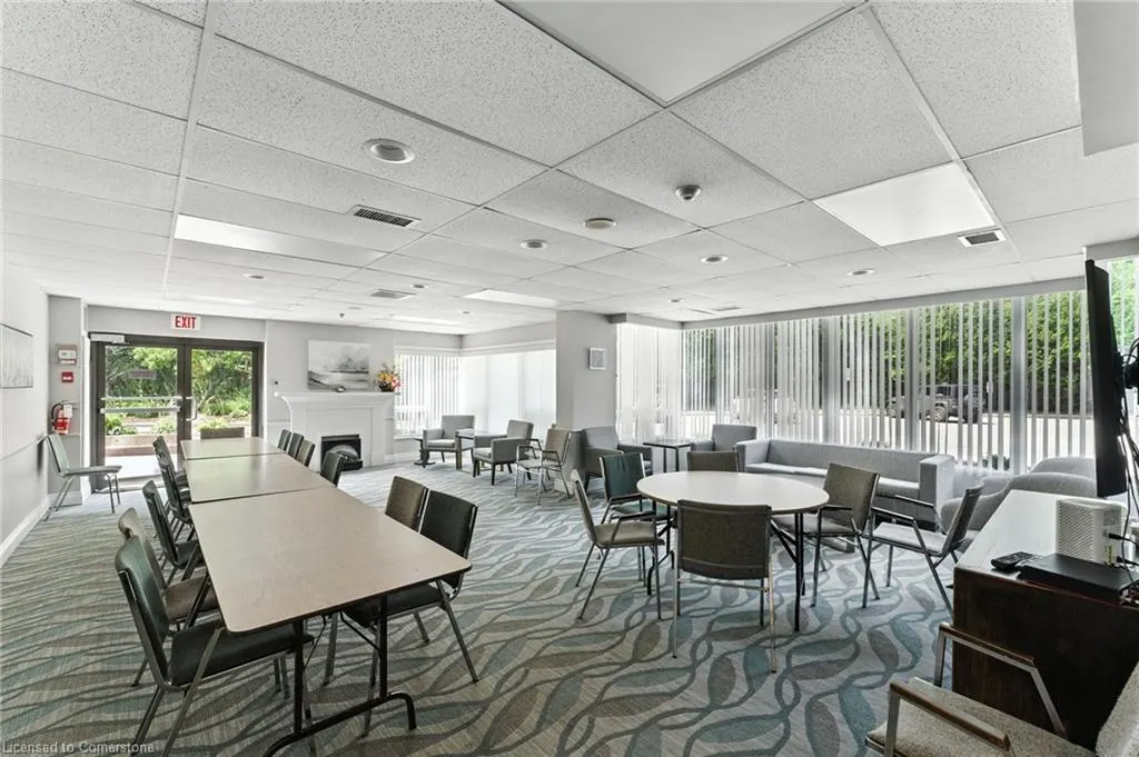 237 King Street W, #1104