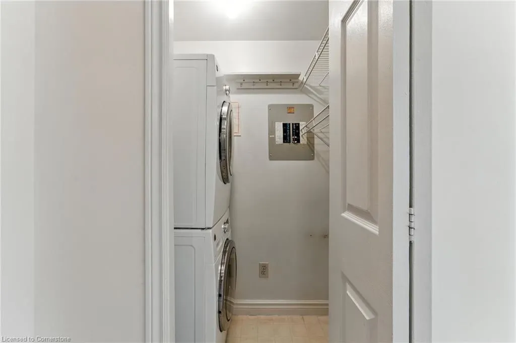 237 King Street W, #1104