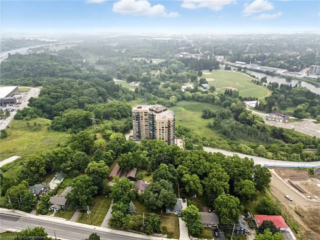 237 King Street W, #1104