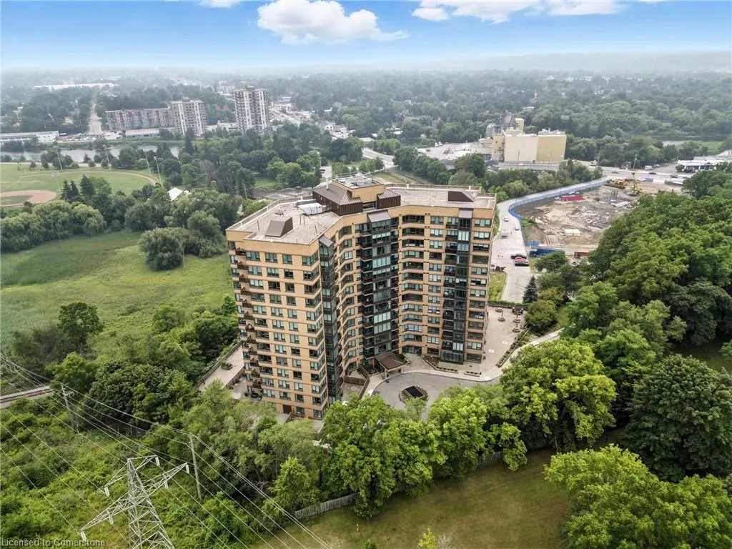 237 King Street W, #1104