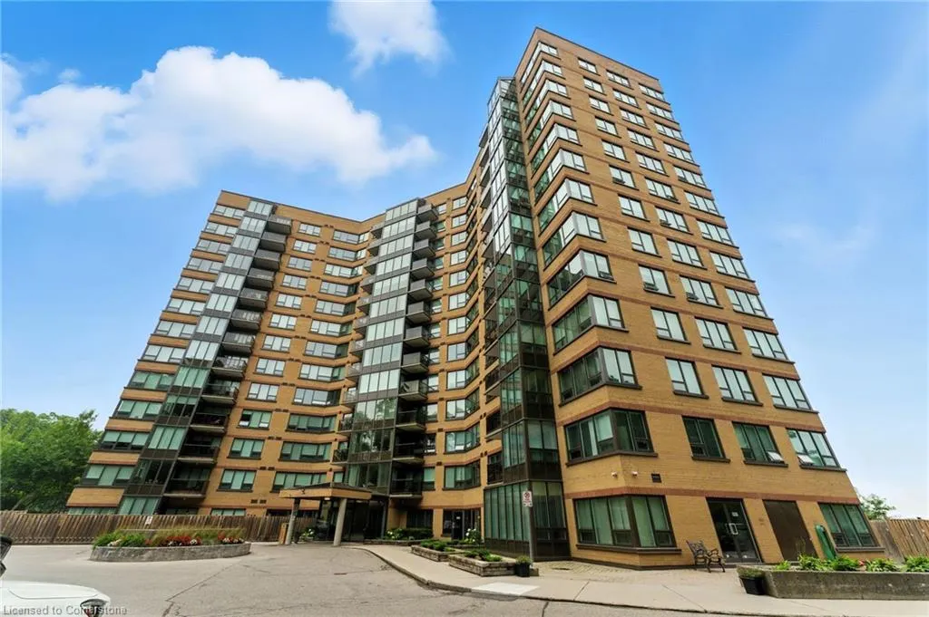 237 King Street W, #1104