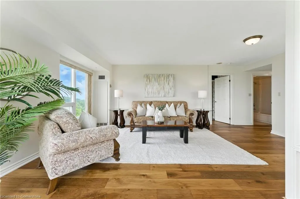 237 King Street W, #1104