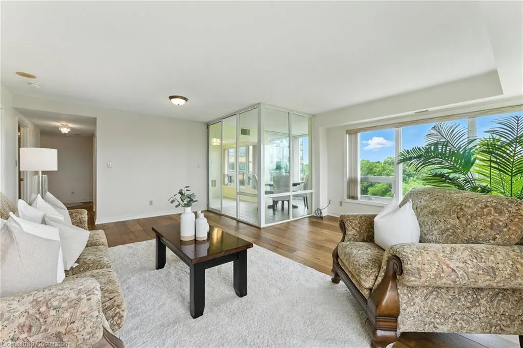 237 King Street W, #1104