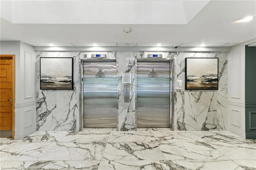 237 King Street W, #1104