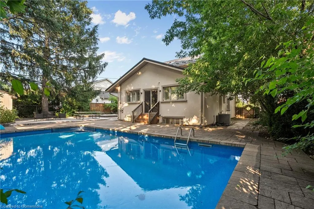 31 Ridge Drive