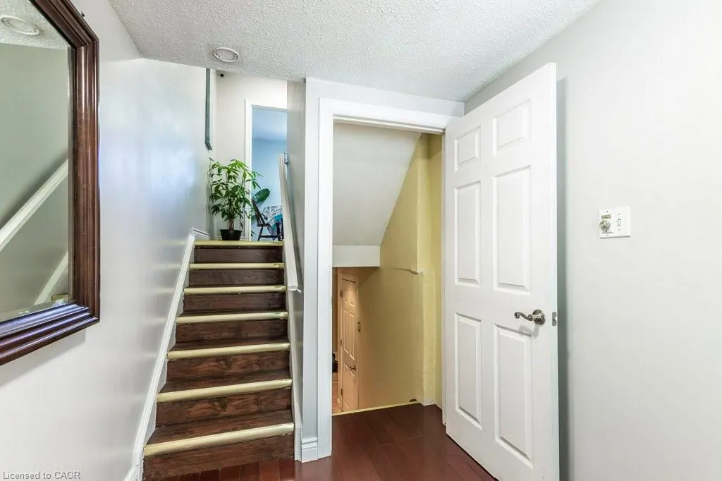 444 Stone Church Road W, #M7