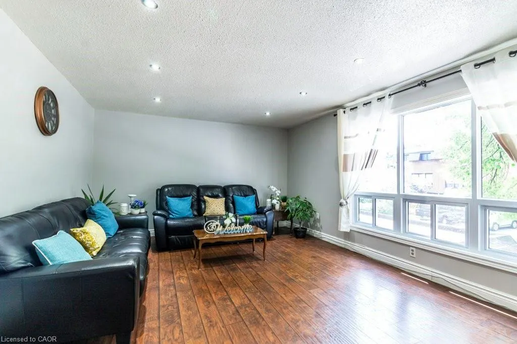 444 Stone Church Road W, #M7