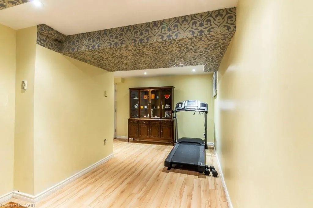 444 Stone Church Road W, #M7