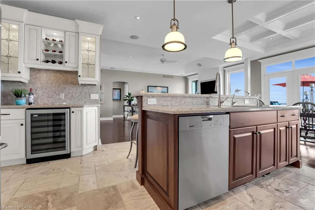 61 Lake Street, #4