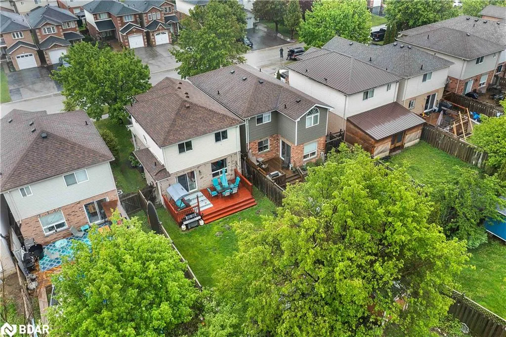 173 Julia Crescent