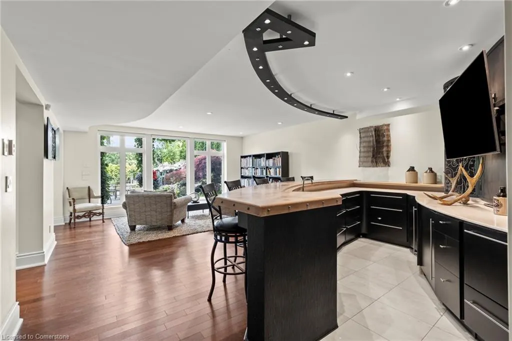 8319 Vegter Court