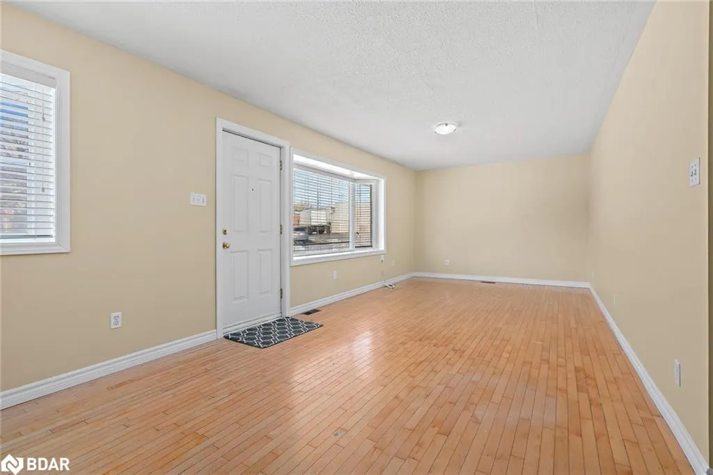 7 Rexway Drive