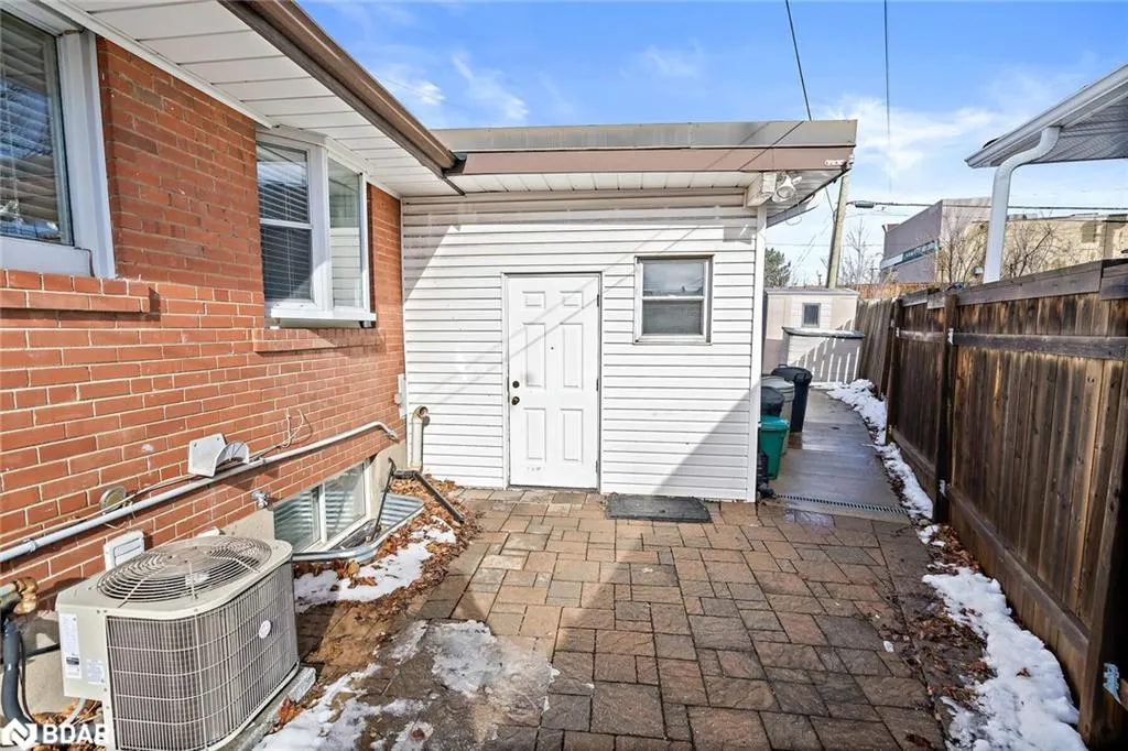 7 Rexway Drive