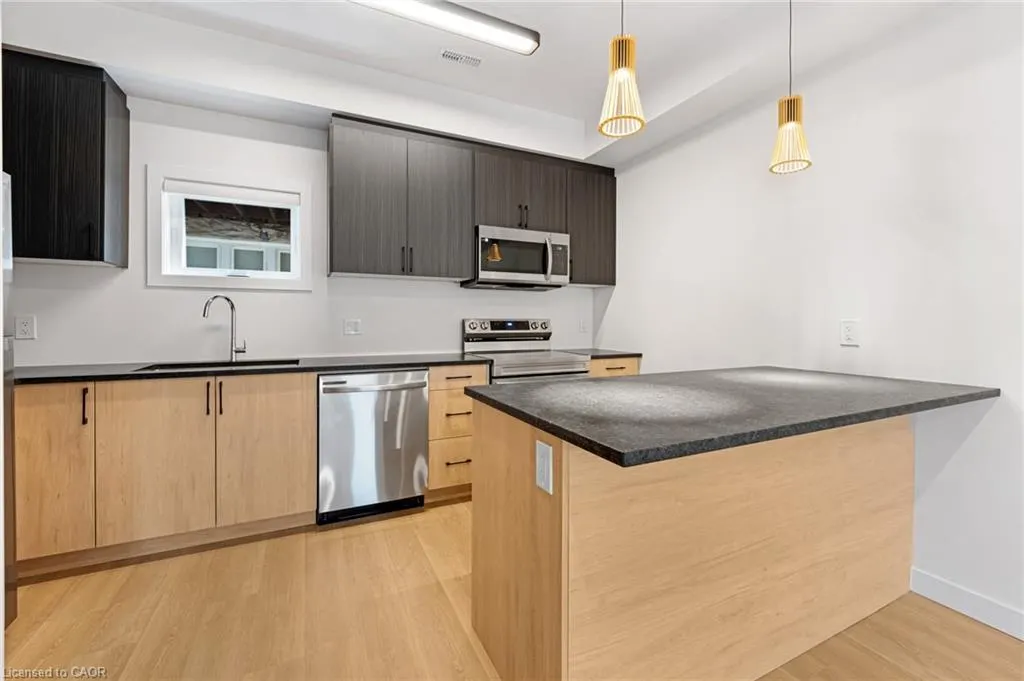15 Cedar Street, #3