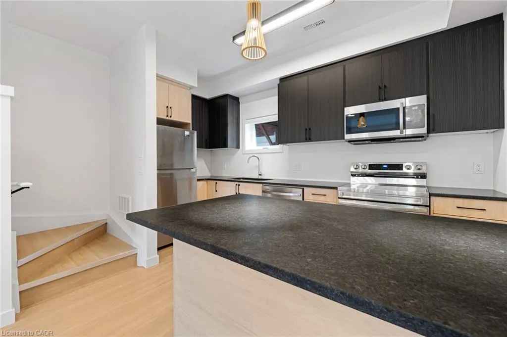 15 Cedar Street, #3