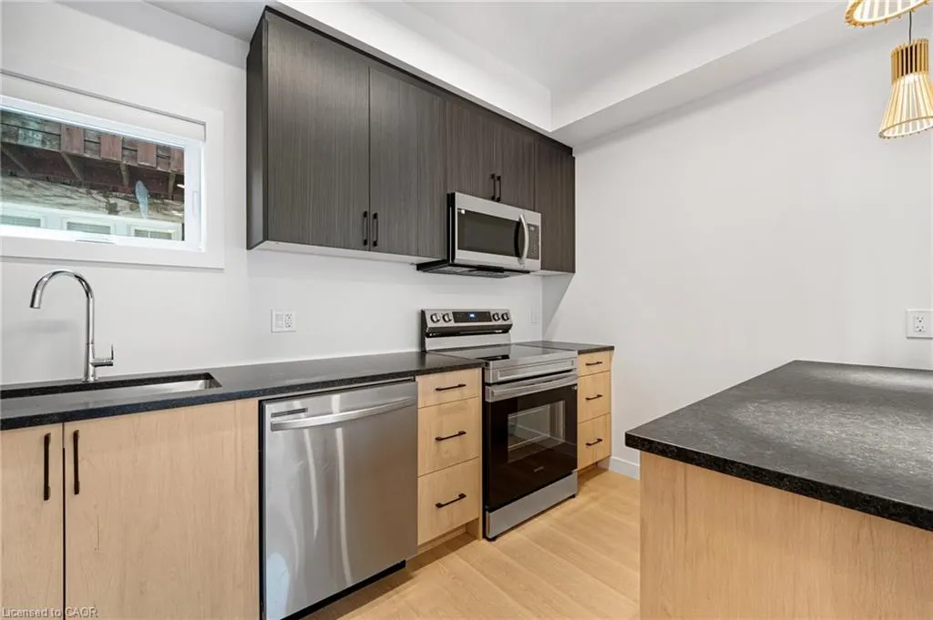 15 Cedar Street, #3