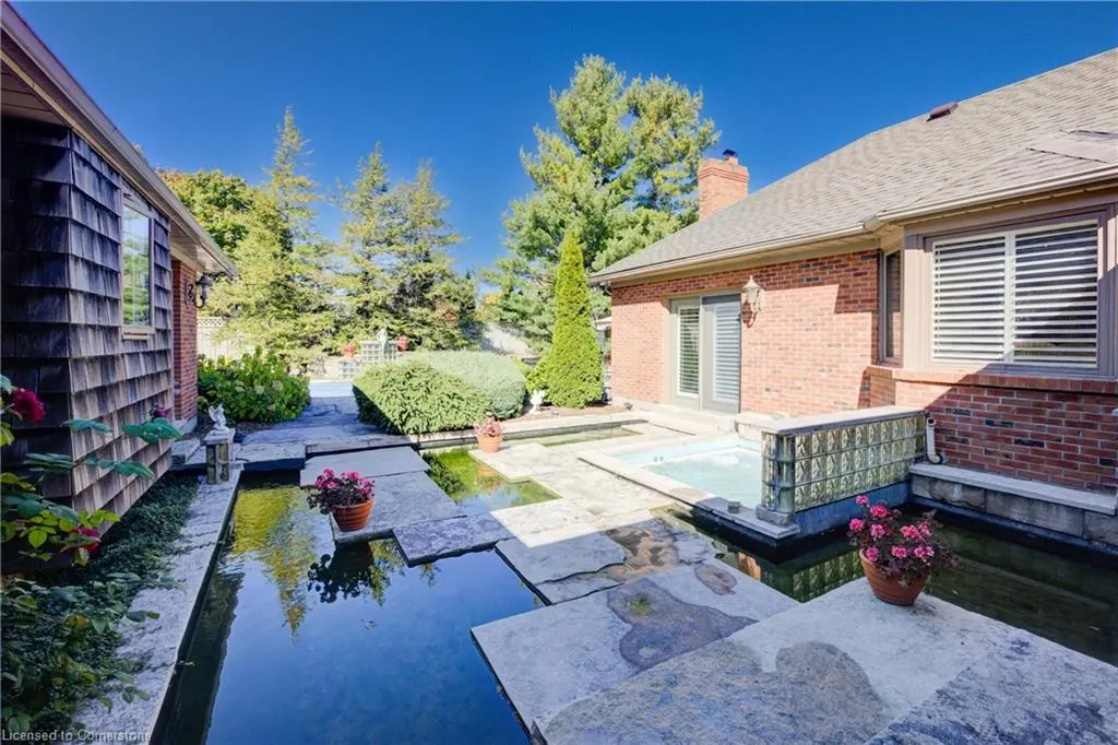 592 Manorwood Court