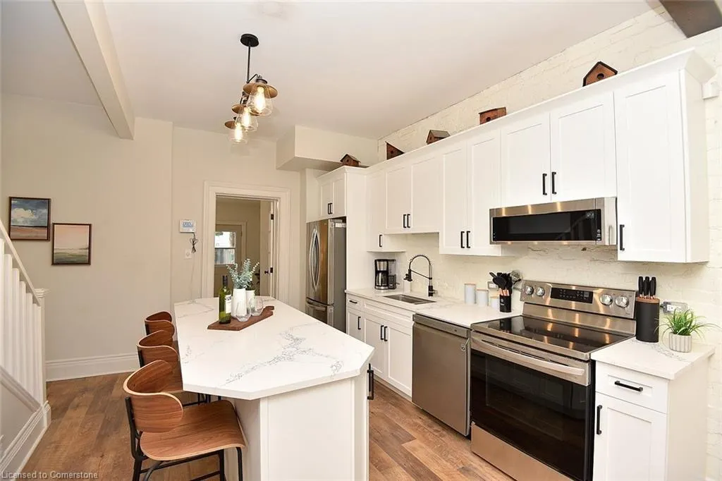 277 Main Street W