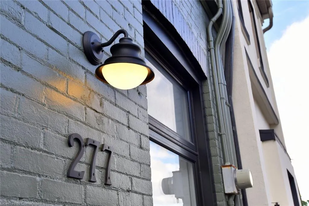 277 Main Street W