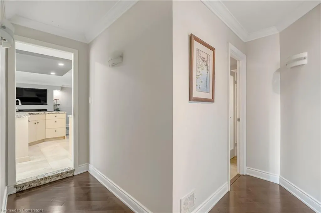 66 High Street E, #904