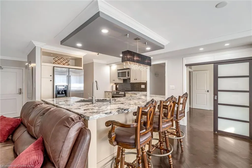 66 High Street E, #904