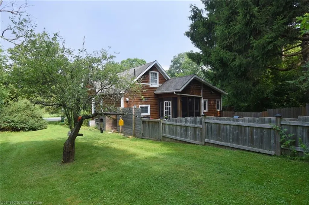 662 Old Dundas Road