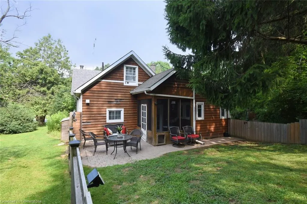 662 Old Dundas Road