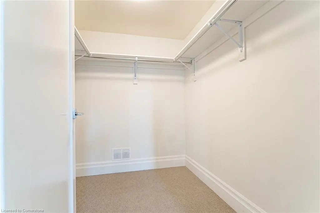 760 Lakeshore Road E, #202