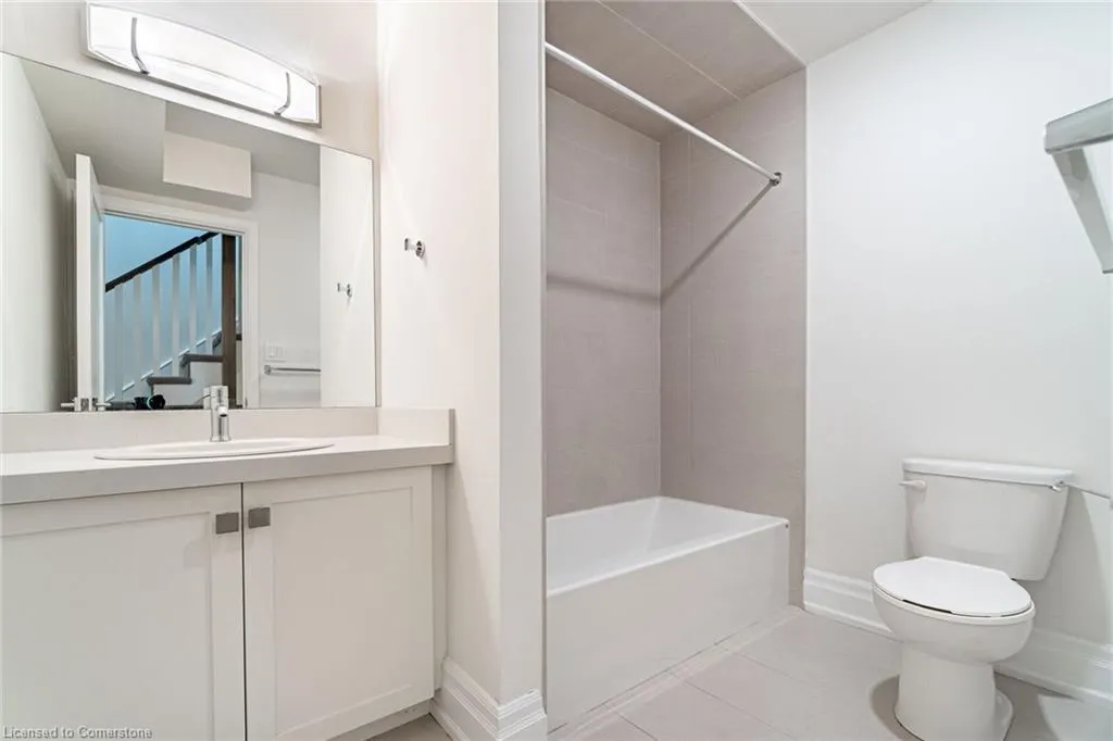 760 Lakeshore Road E, #202