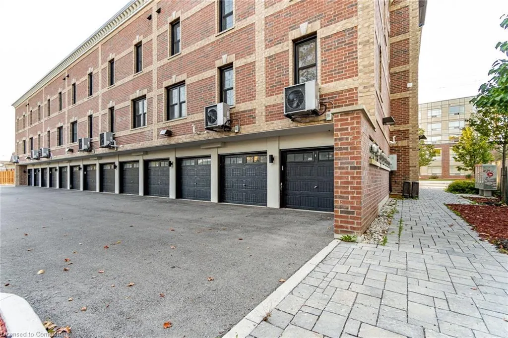760 Lakeshore Road E, #202