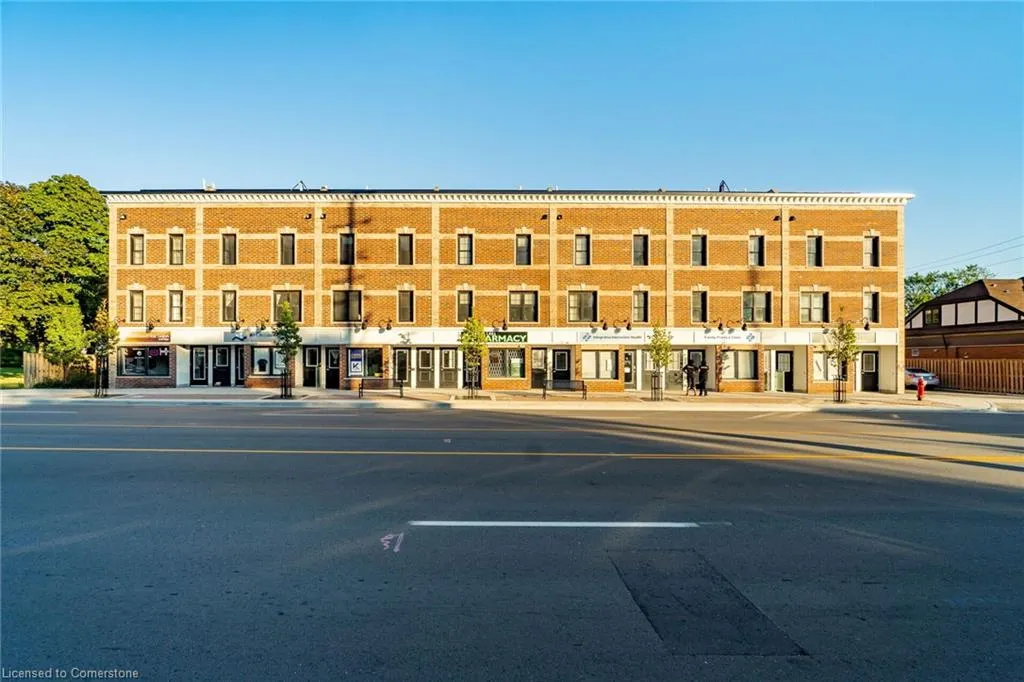 760 Lakeshore Road E, #202