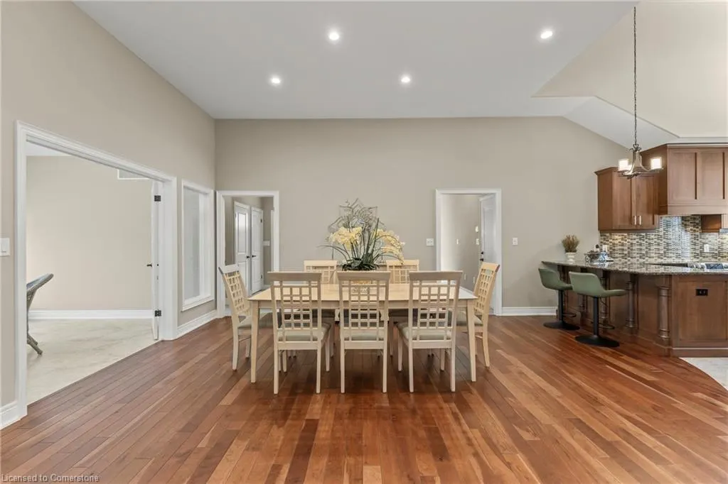 44 Stoneridge Crescent