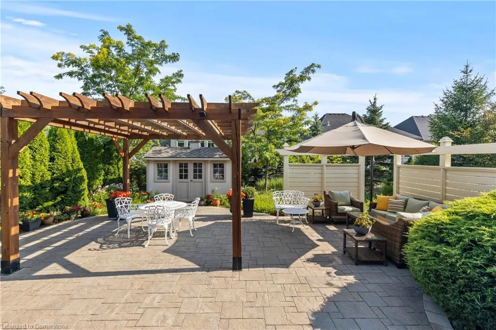 44 Stoneridge Crescent